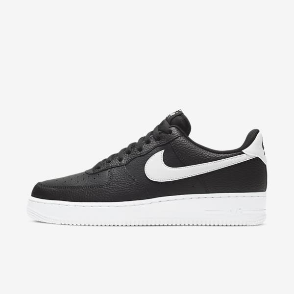 Nike Air Force 1 07 Men\'s Sneakers Black / White | NK625SVZ