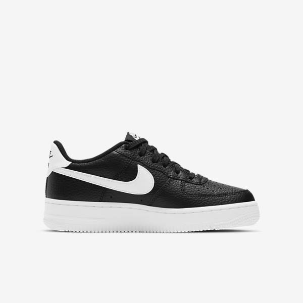 Nike Air Force 1 Older Kids' Sneakers Black / White | NK270MBD