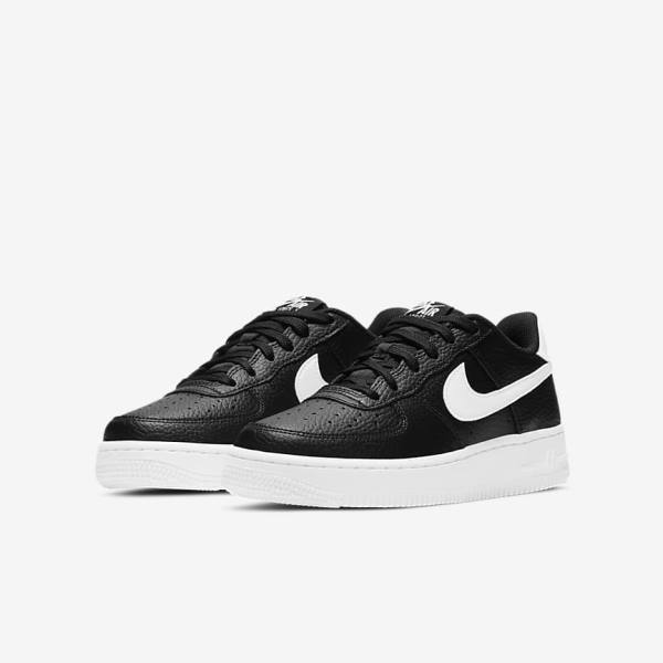 Nike Air Force 1 Older Kids' Sneakers Black / White | NK270MBD