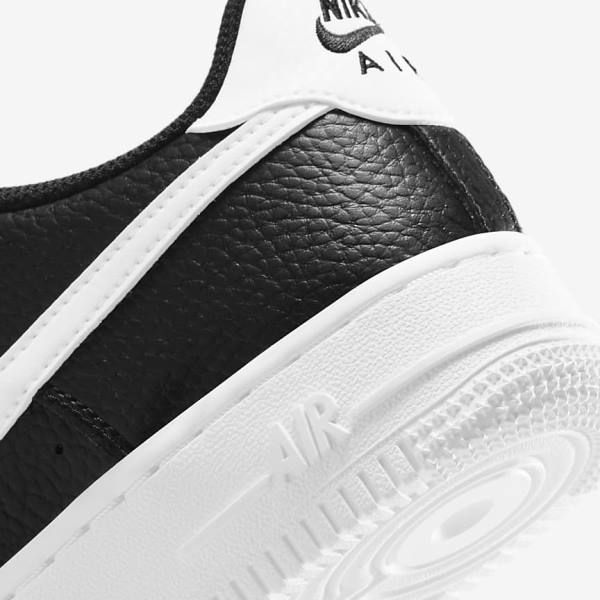 Nike Air Force 1 Older Kids' Sneakers Black / White | NK270MBD