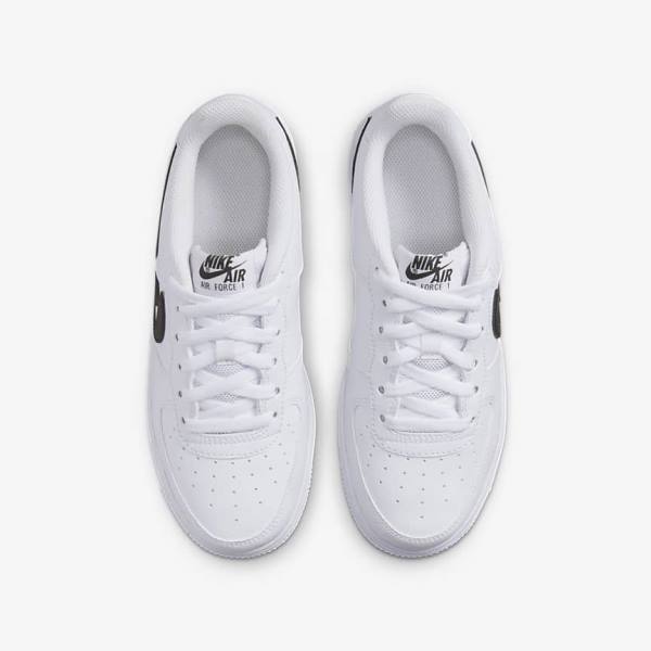 Nike Air Force 1 Older Kids' Sneakers White / Black | NK029UAJ