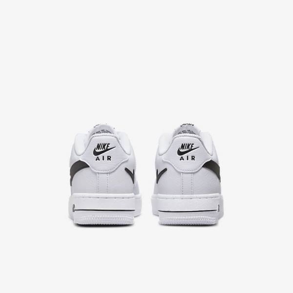 Nike Air Force 1 Older Kids' Sneakers White / Black | NK029UAJ