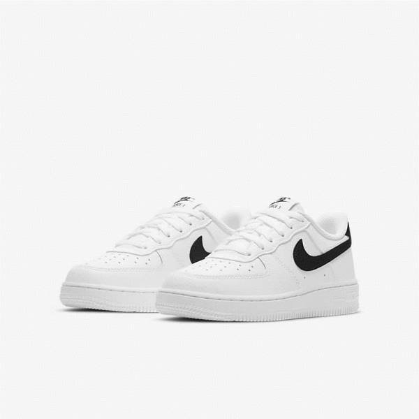 Nike Air Force 1 Older Kids' Sneakers White / Black | NK521XVH