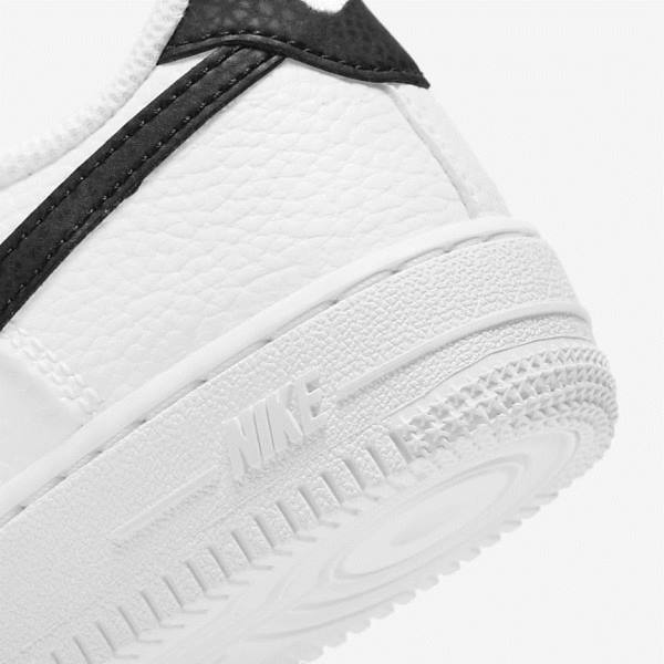 Nike Air Force 1 Older Kids' Sneakers White / Black | NK521XVH