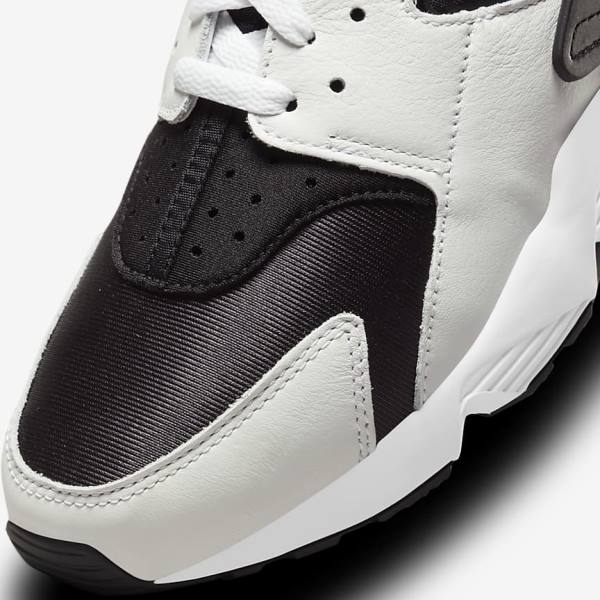 Nike Air Huarache Men's Sneakers Black / White | NK872VGN