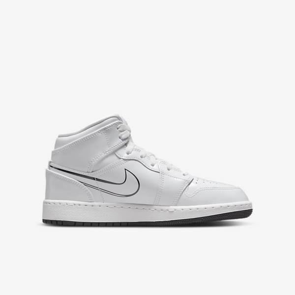 Nike Air Jordan 1 Mid Older Kids' Sneakers White / Black | NK921MUS