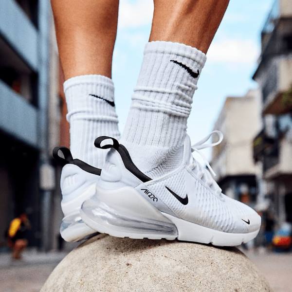 Nike Air Max 270 Men's Sneakers White / Black | NK073DJE