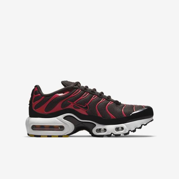 Nike Air Max Plus Older Kids' Sneakers Grey / Red / White / Black | NK526FVO