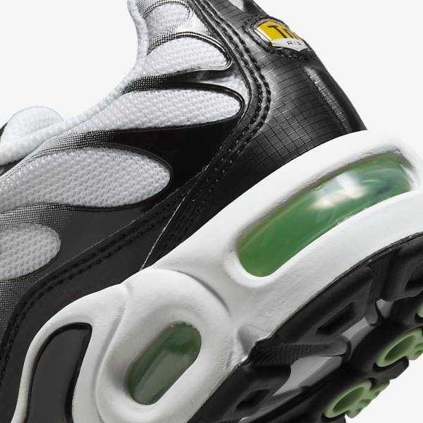 Nike Air Max Plus Older Kids' Sneakers White / Black / Silver / Mint | NK387VOG