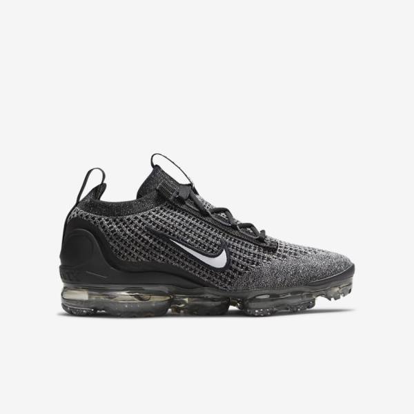 Nike Air VaporMax 2021 FK Older Kids' Sneakers Black / White / Dark Grey / Black | NK865SWG