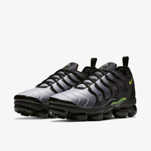 Nike Air VaporMax Plus Men's Sneakers Black / White | NK732ZBK