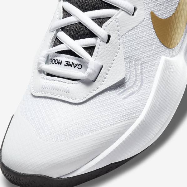 Nike Air Zoom Crossover Older Kids' Basketball Shoes White / Black / Metal Gold | NK651BUA