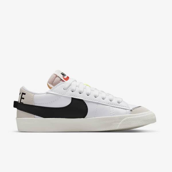 Nike Blazer Low 77 Jumbo Men's Sneakers White / Black | NK874ZGB