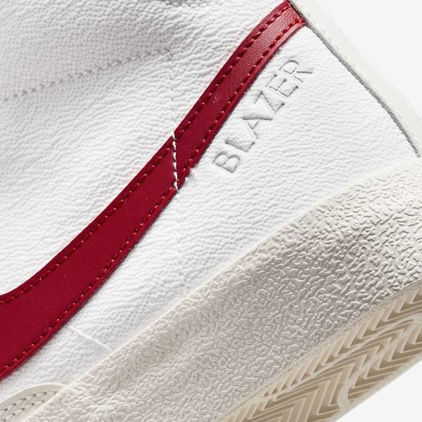 Nike Blazer Mid 77 Older Kids' Sneakers White / Light Grey / Red | NK167ILG