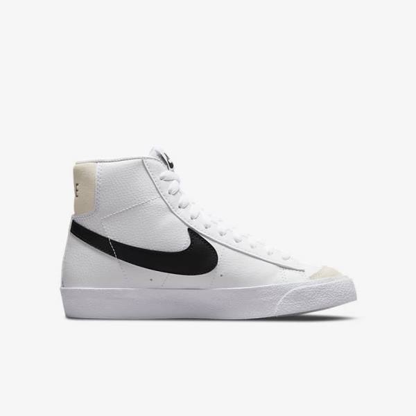 Nike Blazer Older Kids' Sneakers White / Black | NK704IVL