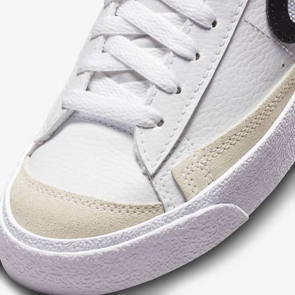 Nike Blazer Older Kids' Sneakers White / Black | NK704IVL