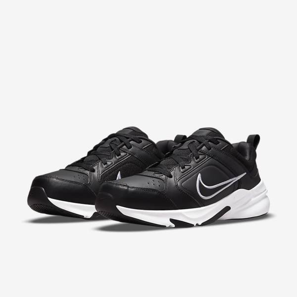 Nike Defy All Day (Extra Wide) Men's Sneakers Black / White | NK860PCS