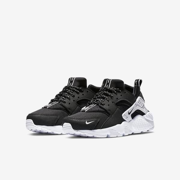 Nike Huarache SE Older Kids' Sneakers Black / White | NK290SVE