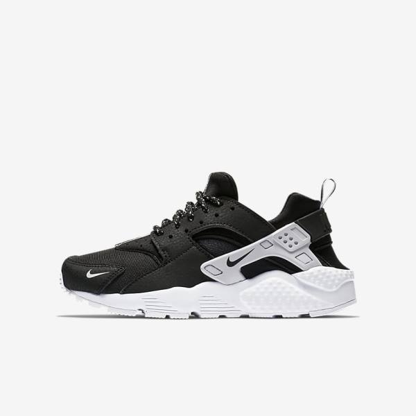 Nike Huarache SE Older Kids\' Sneakers Black / White | NK290SVE