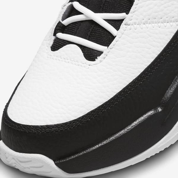 Nike Jordan Max Aura 3 Older Kids' Sneakers White / Black / Red | NK305XRS