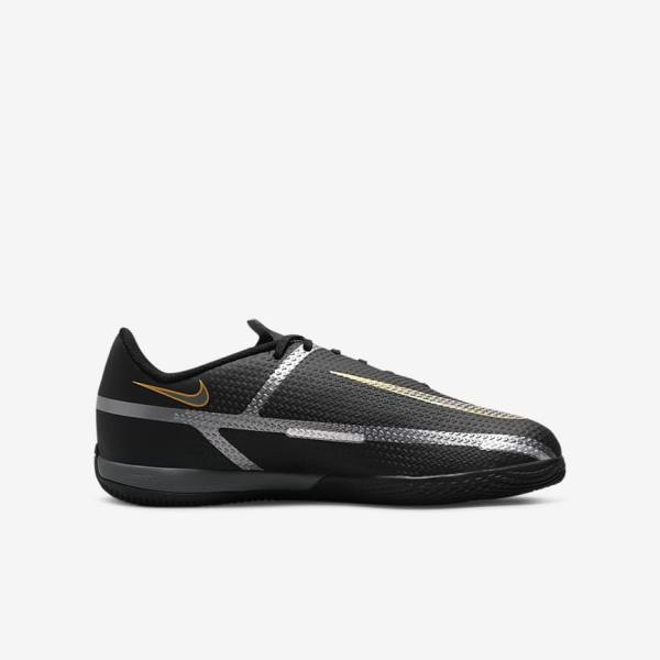 Nike Jr. Phantom GT2 Academy IC Older Indoor Court Kids' Football Shoes Black / Metal Gold / Dark Grey / Metal Dark Grey | NK971YWM