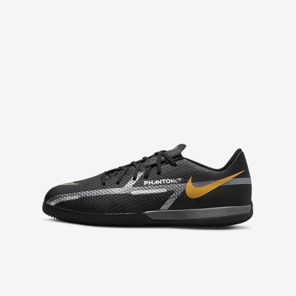 Nike Jr. Phantom GT2 Academy IC Older Indoor Court Kids\' Football Shoes Black / Metal Gold / Dark Grey / Metal Dark Grey | NK971YWM