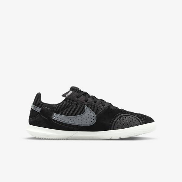 Nike Jr. Streetgato Older Kids' Football Shoes Black / White | NK137XWS