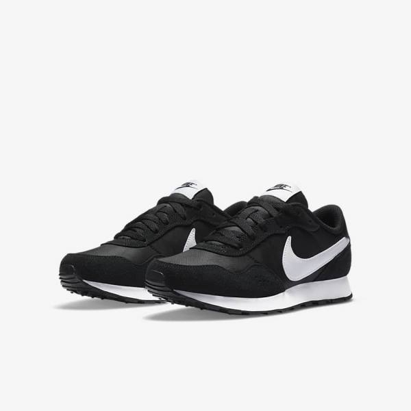 Nike MD Valiant Older Kids' Sneakers Black / White | NK560YQM