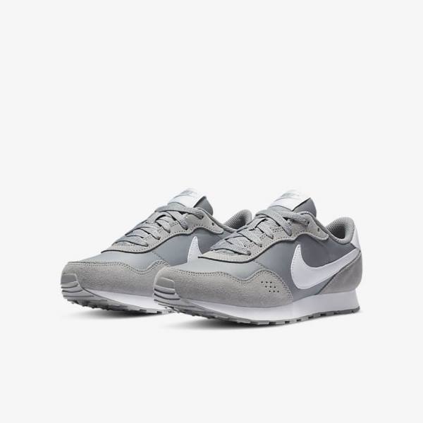 Nike MD Valiant Older Kids' Sneakers Grey / White | NK902HBC