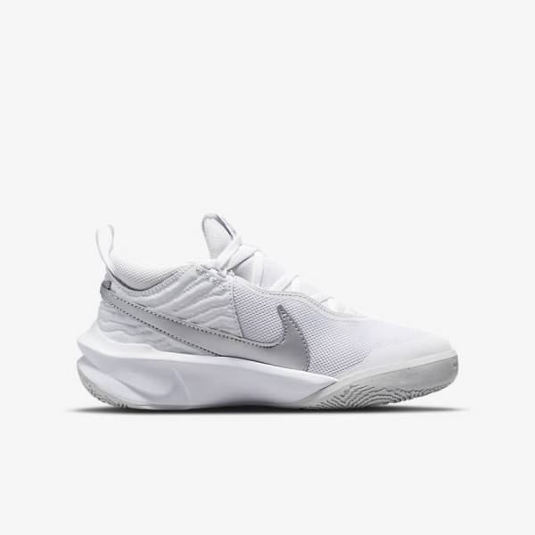 Nike Team Hustle D 10 Older Kids' Basketball Shoes White / Metal Silver | NK315BCU