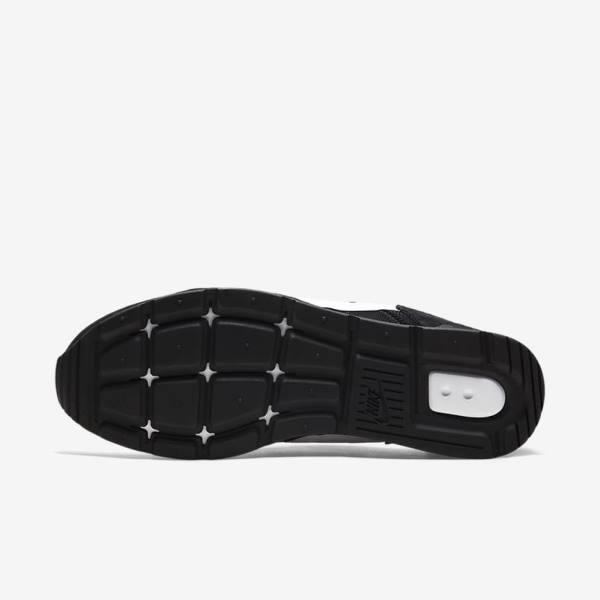 Nike Venture Runner Men's Sneakers Black / White | NK624ZMW