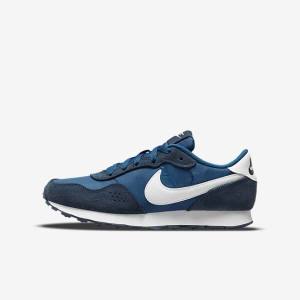 Nike MD Valiant Older Kids' Sneakers Navy / White | NK952PDM